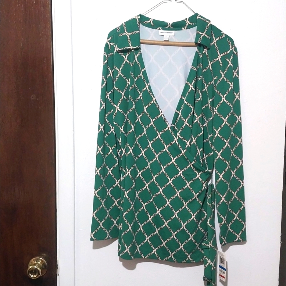 CARTER CLUB WRAP LIKE BLOUSEw/tie Belt. - Picture 3 of 3